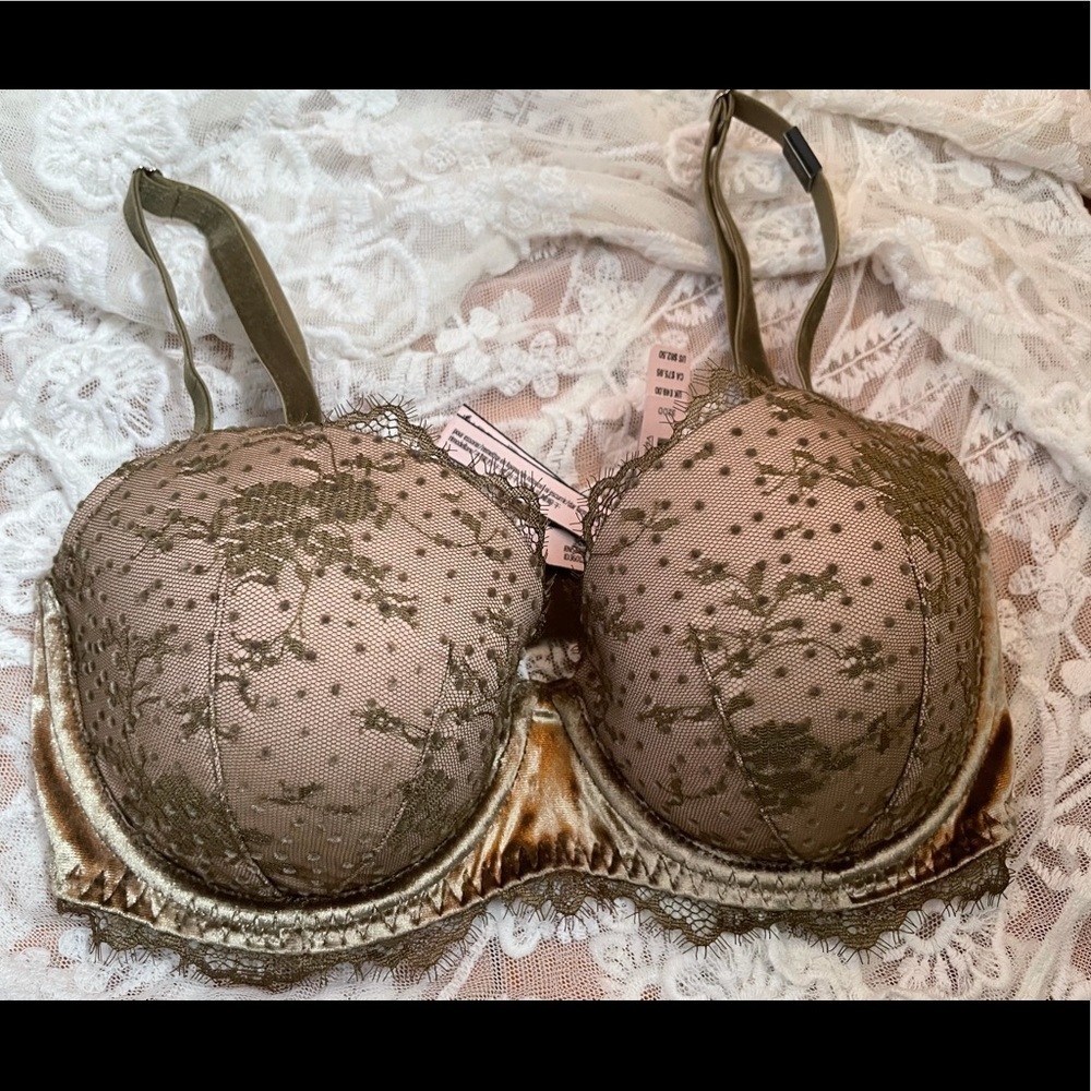 🤗Brand new Victoria’s Secret bra size 32DD